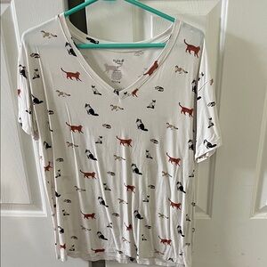 Kyte Baby ADULT small Cat Print V-Neck T-Shirt